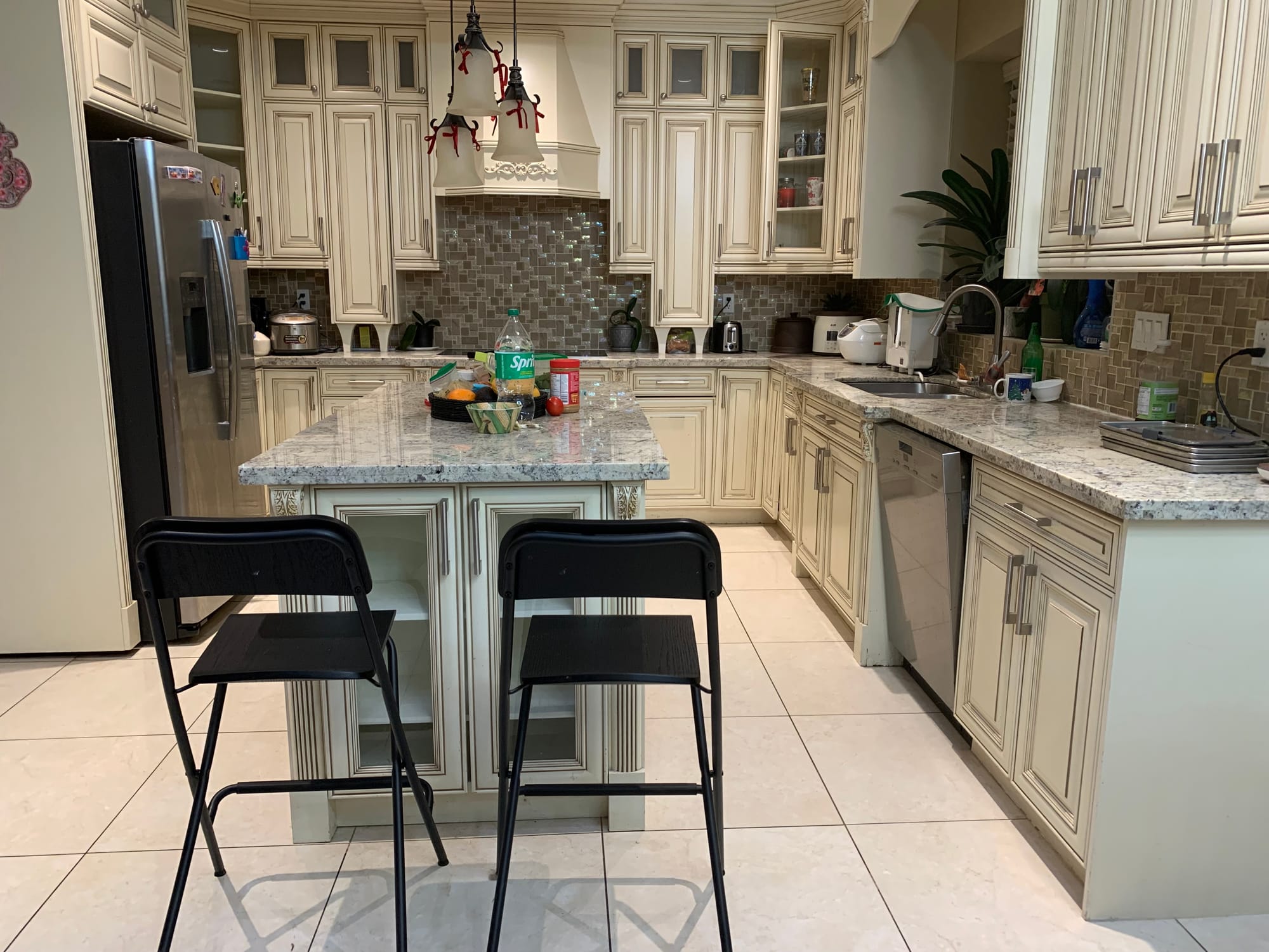 🏡 Richmond Bakerveiw Dr by Saunders Rd GL 2bed 2bath unit in a house