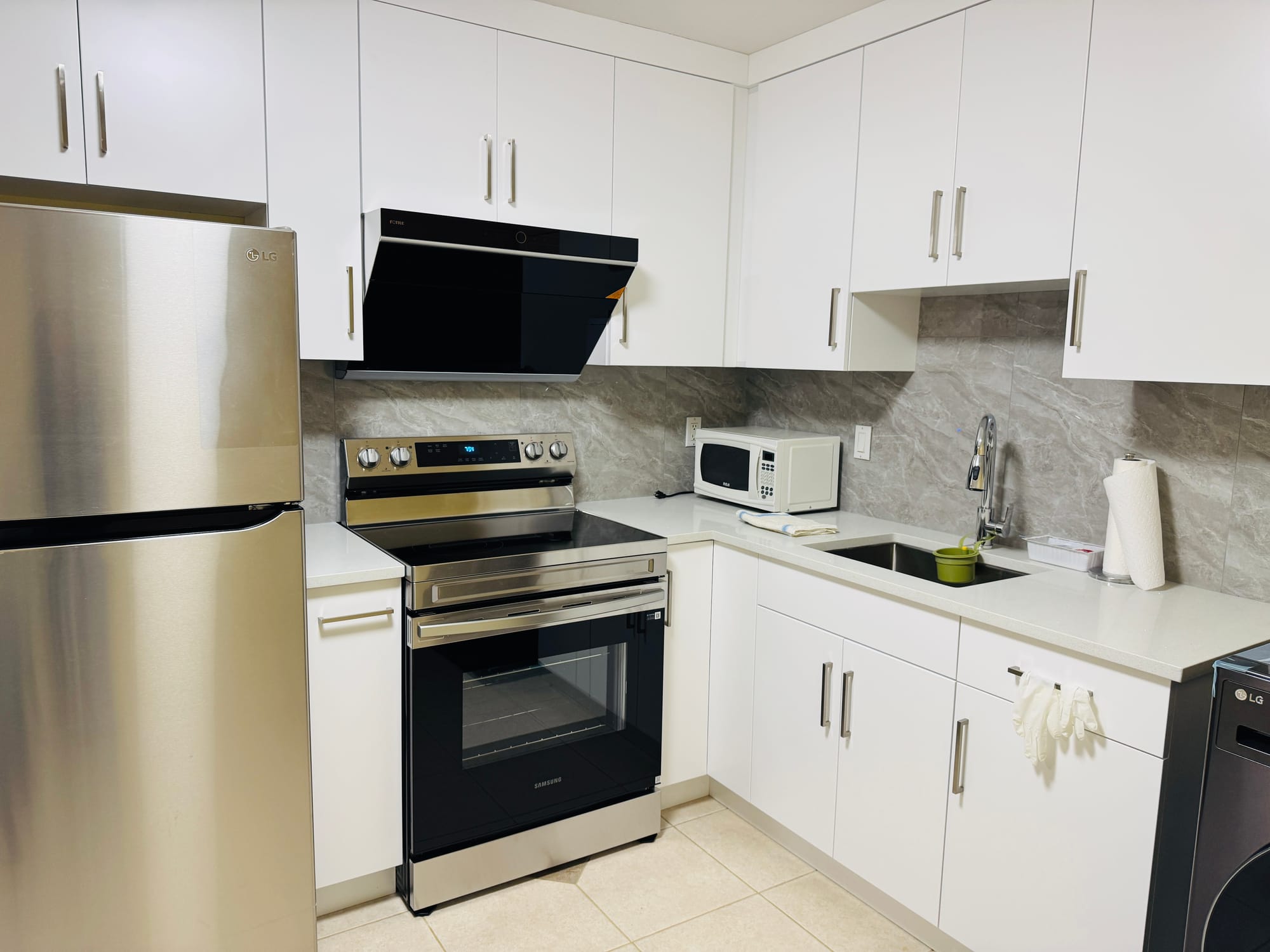 Vancouver Basement W 44th Ave by Maple St 2bed 1bath