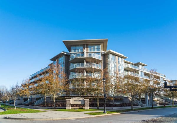 🏡 Richmond Hemlock Dr by Garden City Rd 2bed 2bath Condo on the 3rd floor