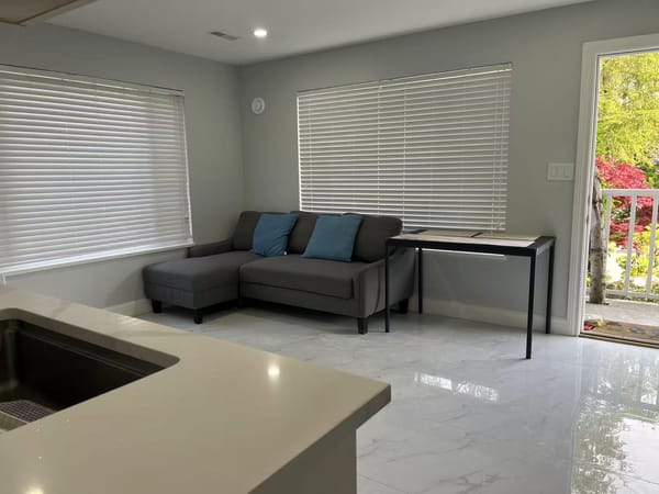 🏡 Coquitlam Beautiful House Ground Level 1 bed 1 bath unit for rent