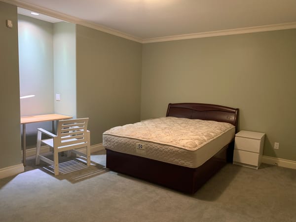 🏡 UBC Basement spacious 1 bed 1 bath Wesbrook Cres by College Highroad