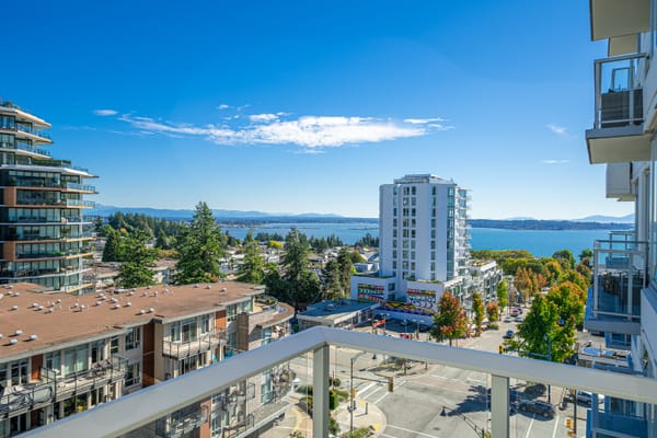 🏡 White Rock Miramar Village beautiful 2bed 2bath on the 9th floor