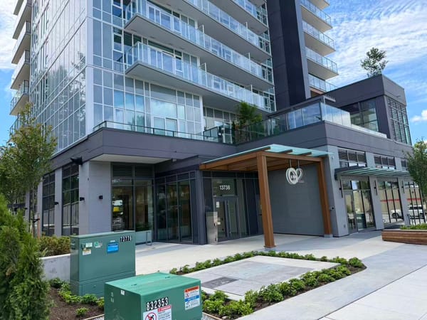 🏡 Surrey Georgetown 2 beautiful 1bed 1bath on 20th floor for rent